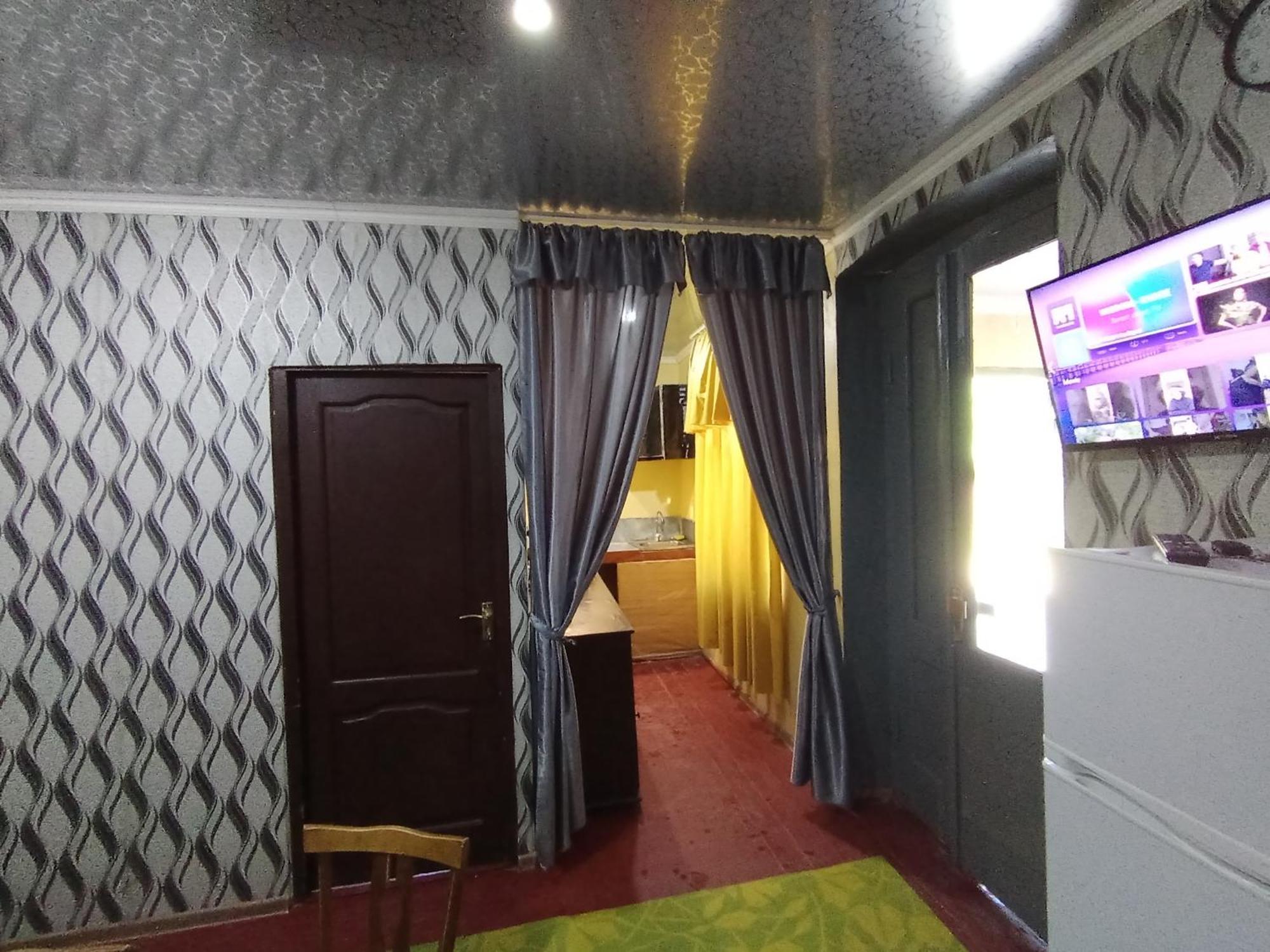Lucky House Hotel Tskaltubo Exterior photo
